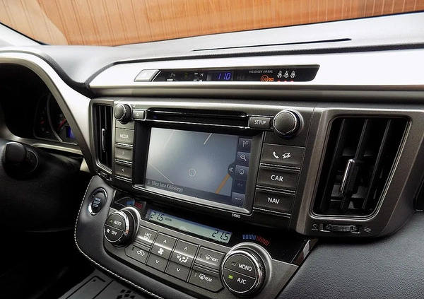 Toyota RAV4 cena 62900 przebieg: 179000, rok produkcji 2015 z Raciąż małe 436